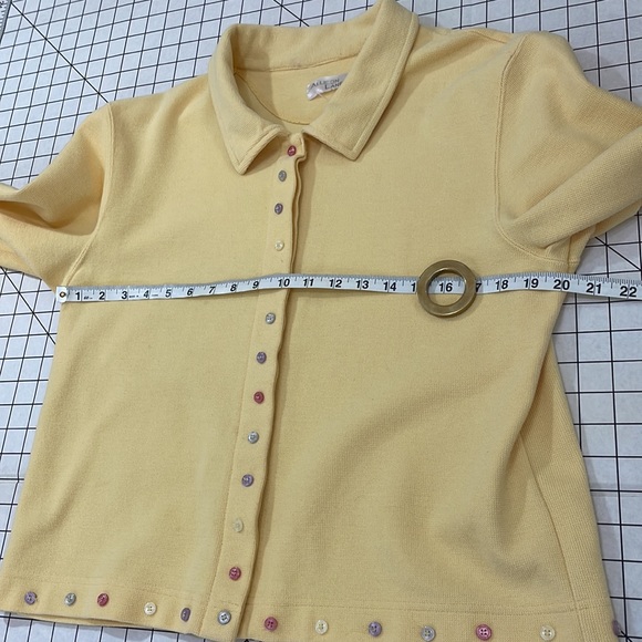 Allison Lane, simple yellow waffle knit cardigan w/snap front, button trimming - Picture 5 of 8